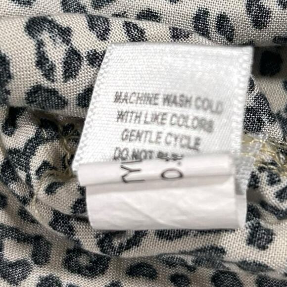 Belle du Jour Leopard Print Button Front Blouse Top Size M Black Cream Rayon - Picture 7 of 9